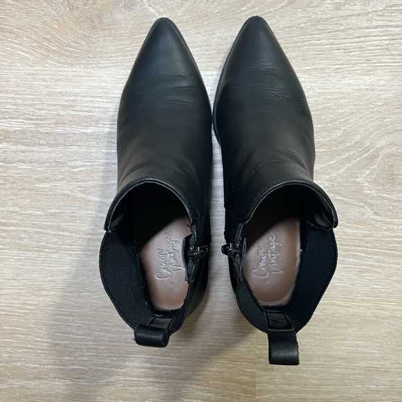 Sz 6 Black Leather Point Toe Crown Vintage Afessa Chelsea Ankle Boots Booties - Picture 7 of 8